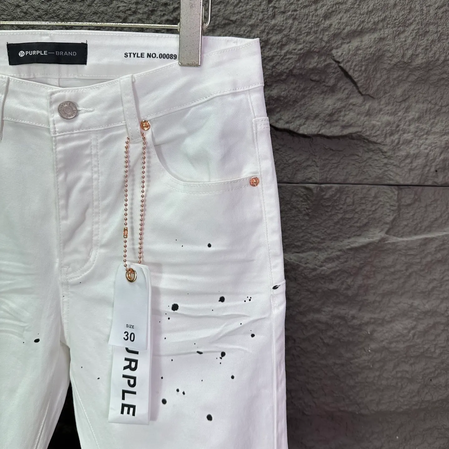 PURPLE BRAND 2026 New Arrival White Pleated Ink Splashed Holes Couple Style Loose Bootcut Jeans High Version High Version Top Ceiling Quality Styles with different wash textures, very friendly to people with thin legs and thick legs. The loose bootcut style is very flattering to the leg shape. Moderate length that never goes out of style, easy and casual to match, basic styling for various styles, a must-have in the wardrobe! The fabric is stiff but also makes the upper body soft without losing texture. The washing process is even more perfect. It is a must-have item for everyone! ! ! Washed wheat, hang tag, pants label, three labels complete Color: White Size: 28, 30, 32, 34, 36 (five sizes)